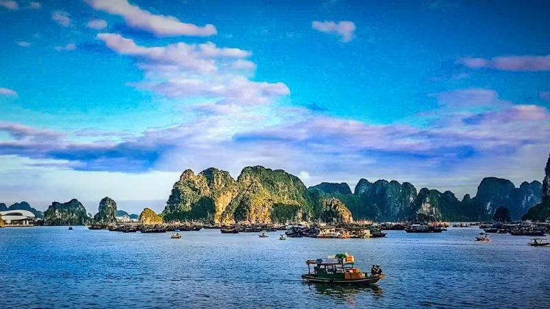 Images of Ha Long Bay are widely introduced through digital tourism platforms of Quang Ninh Province. (Photo: QUANG THO)