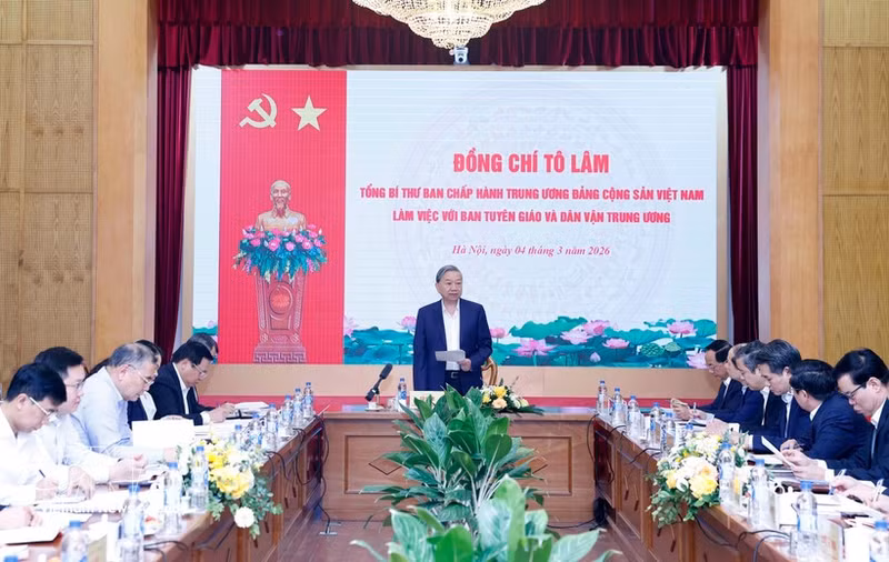 Party General Secretary To Lam speaks at the working session in Ha Noi on March 4 to review preparations for a draft regulation on political and ideological work within the Party. (Photo: VNA)