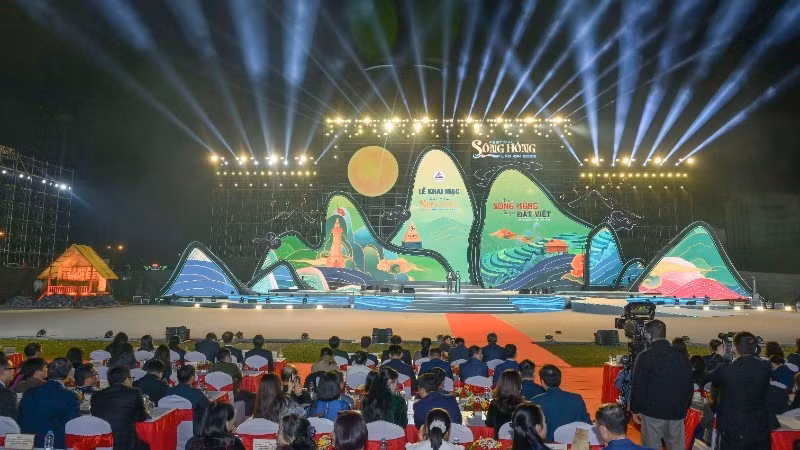 A view of the opening ceremony of the Red River – Lao Cai Festival 2025.