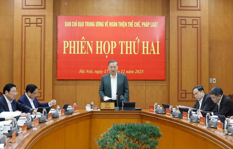 Party General Secretary To Lam speaks at the second meeting of the central steering committee for perfecting institutions and laws in Ha Noi on December 17, 2025 (Photo: VNA)