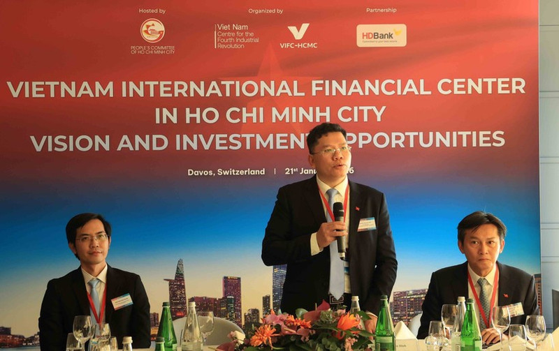 Vice Chairman of the Ho Chi Minh City People’s Committee Hoang Nguyen Dinh delivers remarks at the working luncheon themed “Viet Nam International Financial Centre in Ho Chi Minh City (VIFC-HCMC) – Vision and Investment Opportunities”. (Photo: VNA)