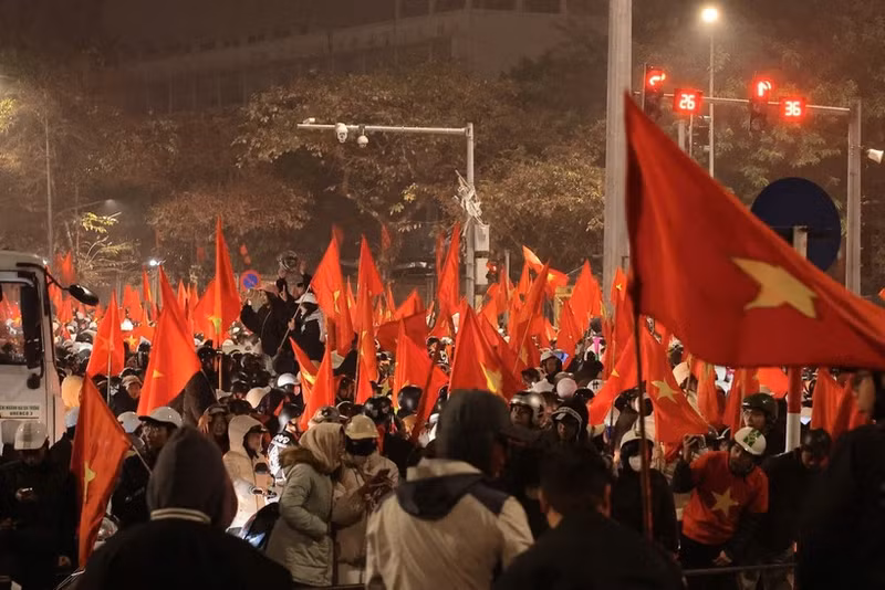 Thousands of people flock to the streets across Ha Noi to celebrate the win of Viet Nam's U23 team at the AFC U23 Asian Cup 2026 on early January 24. (Photo: VNA)