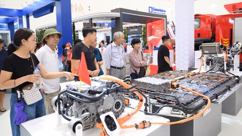 Technological solutions for electric vehicles displayed at the national achievement exhibition “80 Years of Independence – Freedom – Happiness”. (Photo: THE DAI)