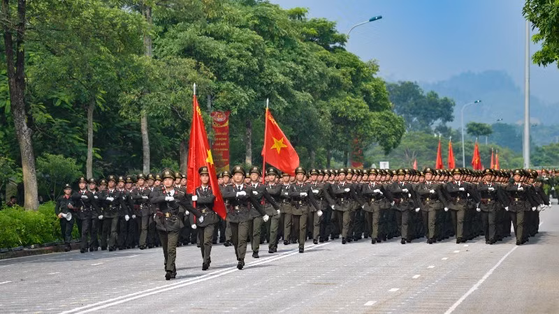 The People’s Public Security Force rehearsing for the military parade and march marking the 80th Anniversary of the August Revolution and National Day. (Photo: THE DAI)