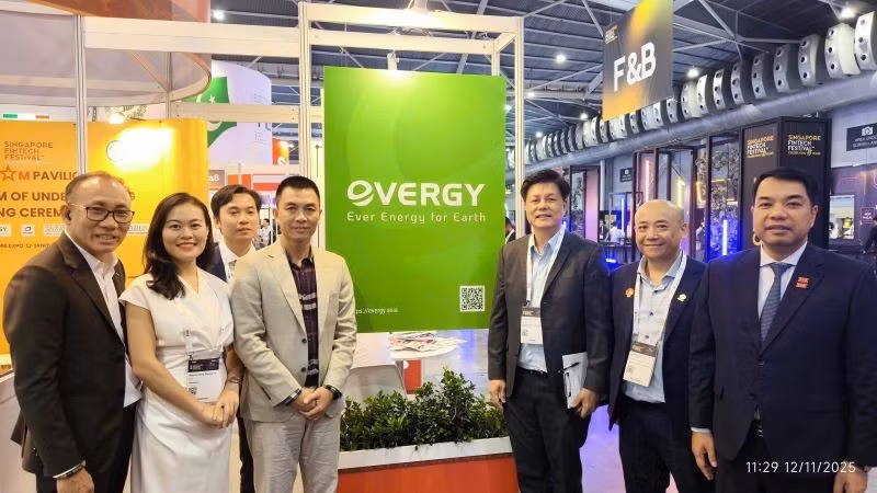 Viet Nam officially launches its national pavilion at Singapore FinTech Festival 2025.