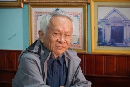 Phan Thanh Bon, the first Secretary of the Binh Duong Communal Party Committee, after reunification. (Photo: HT)