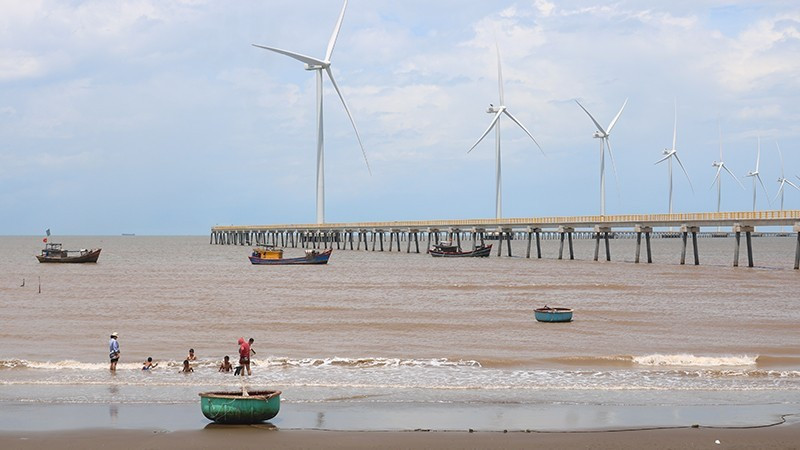 The offshore wind power project in Truong Long Hoa Ward, Vinh Long Province, has been put into commercial operation.