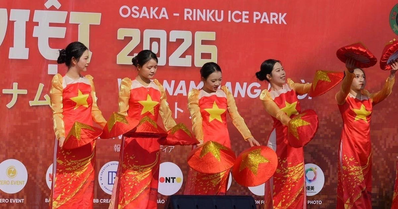 A dancing performance at the Vietnamese Tet Osaka 2026 programme (Photo: VNA)
