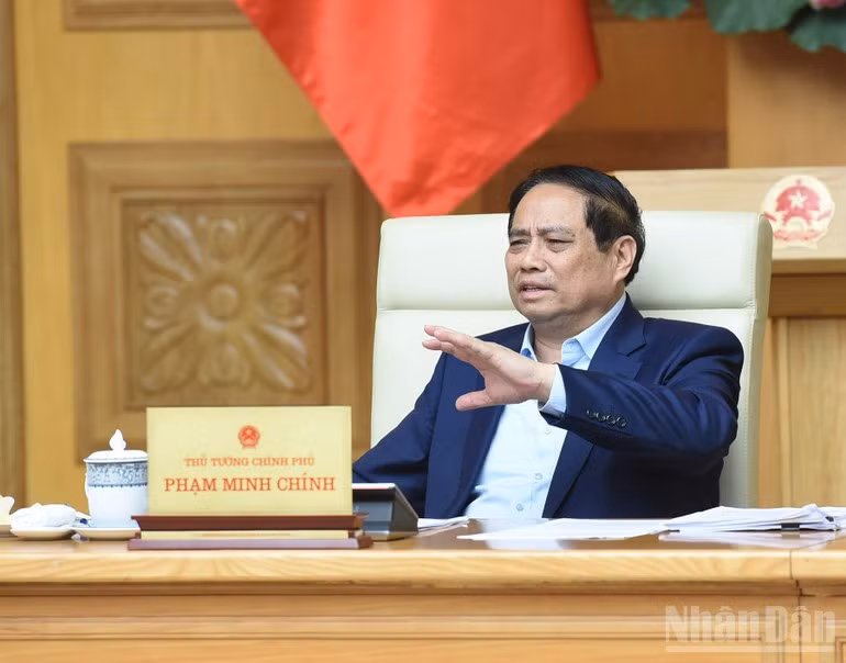 Prime Minister Pham Minh Chinh chairs a meeting with ministry and sector leaders on preparations for the exhibition, to be held in celebration of the 80th anniversary of the National Day (September 2, 1945 –2025). (Photo: nhandan.vn)