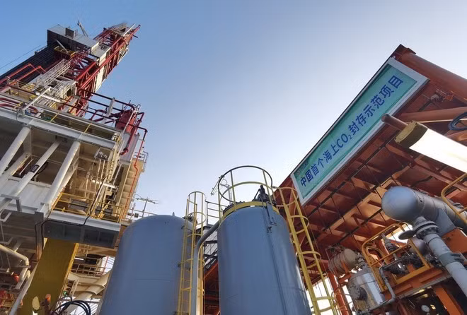 A carbon capture and storage system on the Enping 15-1 oil platform, 200 kilometres southwest of Shenzhen (China), on June 1, 2023. (Photo: Xinhua/VNA)
