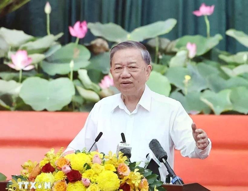 Party General Secretary To Lam addresses the working session. (Photo: VNA)