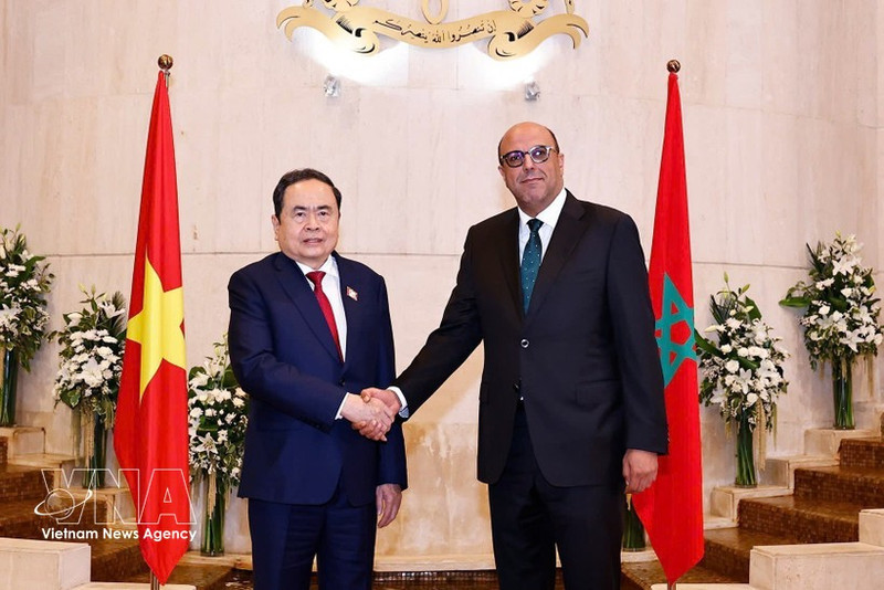 National Assembly Chairman Tran Thanh Man (L) meets with Moroccan President of House of Councillors Mohamed Ould Errachid in Morocco on the morning of July 25, 2025. (Photo: VNA)