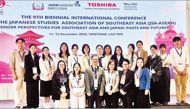 Lecturers and students of the Faculty of Oriental Studies at the University of Social Sciences and Humanities (Viet Nam National University, Ha Noi) attend an international conference in Laos in December 2025.