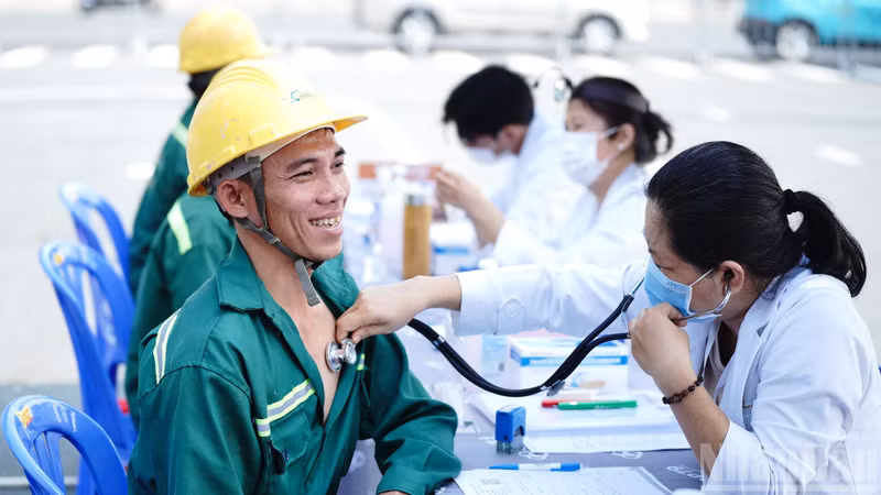 The series of activities caring for material and spiritual well-being is designed as a festive day of appreciation for workers.