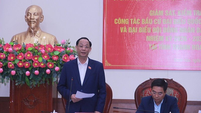Vice Chairman of the National Assembly Tran Quang Phuong speaks at the working session with Thanh Hoa Province.