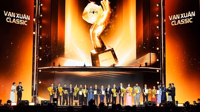 At the awards ceremony (Photo: The Organising Committee)