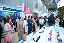Visitors learn about technology solutions at ProPak Viet Nam 2025.