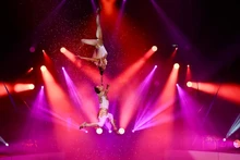 The act “Duo Love” by Meritorious Artists Thanh Tuan and Thu Huong (Photo: Viet Nam Circus Federation)