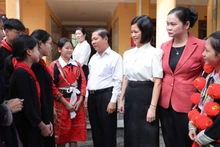 Deputy Minister of Education and Training Le Tan Dung visits students and teachers at Chiem Hoa Ethnic Boarding Lower and Upper Secondary School. (Photo: TRAN HIEP)