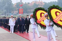 A delegation of Party, State leaders lay a wreath and paid tribute to President Ho Chi Minh at his mausoleum in Hanoi on the morning of February 3 on the occasion of the 96th founding anniversary of the Communist Party of Viet Nam (CPV) (February 3, 1930 – 2026). (Photo: VNA)