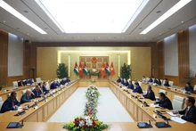 At the meeting between Prime Minister Pham Minh Chinh and Speaker of the Jordanian House of Representatives Mazen Turki El Qadi in Ha Noi on the morning of February 3. (Photo: VNA)