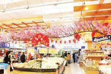 In the days leading up to Tet, purchasing power is increasing sharply across supermarket systems in Ha Tinh. (Photo: NGOC LOAN)