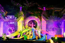 Recreating the silk-reeling scene.