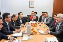 Minister Nguyen Hong Dien acknowledges the outcomes of cooperation and the recommendations put forward by US semiconductor enterprises. (Photo: NGUYEN MINH)