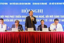 Huynh Thanh Dat, Member of the Party Central Committee and Deputy Head of the Party Central Committee’s Commission for Communications, Education and Mass Mobilisation, speaks at the conference.
