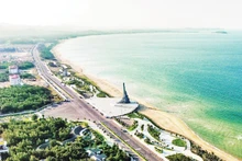 Merging mountainous and coastal areas opens new development opportunities for Dak Lak Province. (Photo: KHIEU MINH)