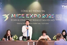 At the press conference (Photo: Cao Huong)