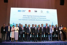 The Viet Nam–Cambodia business connectivity conference held in Ho Chi Minh City on July 15 aims at boosting trade and investment between the two economies. (Photo: VNA)