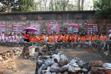 Students of Thom Mon Secondary School, Thuan Chau Commune, Son La Province visit the special national relic of Son La Prison.