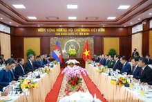 The talks between Prime Minister Pham Minh Chinh and his Cambodian counterpart Hun Manet in Tay Ninh province on December 8 (Photo: VNA)