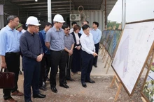 Leaders of Lang Son Province inspect and evaluate the progress of Ho Son 1 industrial cluster, Huu Lung Commune and Cai Kinh Commune, Lang Son Province.