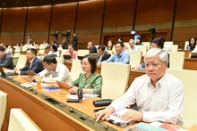 The National Assembly will vote to pass many important laws and resolutions in the last working week of the 10th session of the 15th National Assembly. (Photo: DUY LINH)