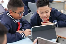 Compiling e-textbooks contributes to creating a rich source of digital learning materials (Photo: DAI THANG)