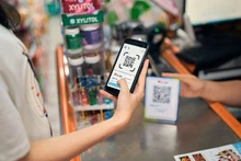 Convenient payment via VietQR code scanning. (Photo: QUYNH ANH)