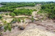 Mine clearance activities in Quang Tri. (Photo: THANH DAT)
