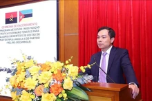 Deputy Director ofthe Ho Chi Minh National Academy of Politics Assoc. Prof. Dr. Nguyen Manh Hung speaks at the closing ceremony of the training and exchange programme on September 12. (Photo: VNA)