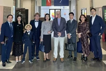 Vietnamese Ambassador to Bulgaria Nguyen Thi Minh Nguyet (fifth from left) and members of the embassy during a visit and working session at the Trakia Economic Zone. (Photo published by VNA)