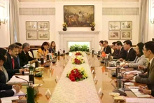 Nguyen Manh Cuong, Deputy Minister of Foreign Affairs of Viet Nam, and his Indian counterpart Periasamy Kumaran co-chair the 13th Political Consultation and the 10th Strategic Dialogue between the two countries in New Delhi on June 25, 2025. (Photo: baoquocte.vn)