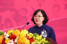 Bui Thi Minh Hoai, Politburo Member, Secretary of the Ha Noi Party Committee and Head of the Ha Noi City National Assembly Delegation.