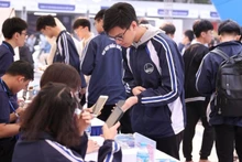 Students of the University of Technology, Viet Nam National University, Ha Noi.