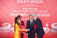 University of Oxford launches the Oxford Pioneer Scholarship Scheme in the presence of General Secretary To Lam during his official visit to the United Kingdom.