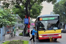 Ha Noi increases public passenger transport during the Autumn Fair.