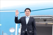 State President Luong Cuong leaves Ha Noi for APEC Economic Leaders’ Week in the RoK on October 29 morning. (Photo: VNA)