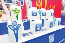 DEF - Phu My Xanh products are displayed at the National Achievement Exhibition. (Photo: TL)
