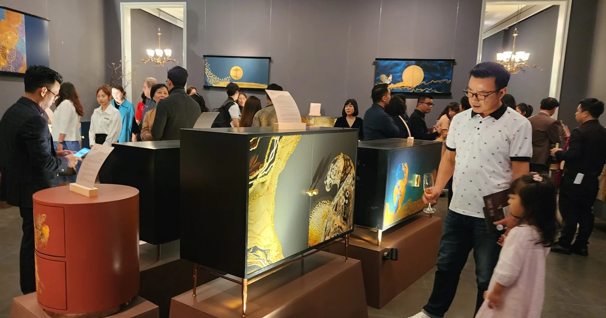 Exhibition reveals new way of applying Vietnamese lacquer in interior ...