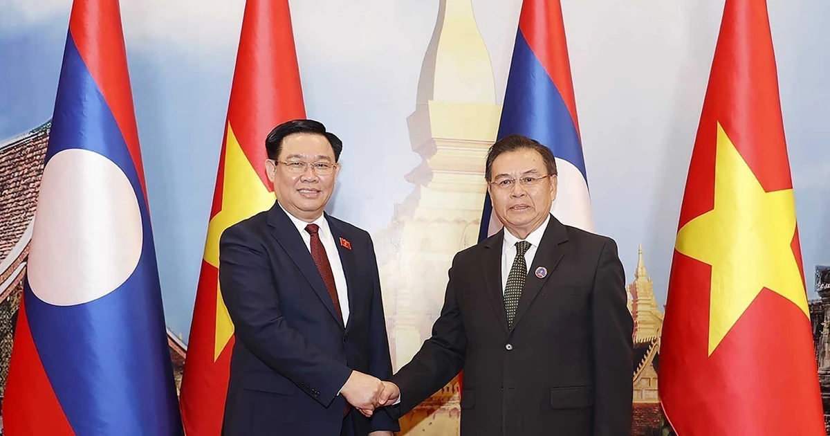 Vietnamese, Lao NA leaders hold talks in Vientiane